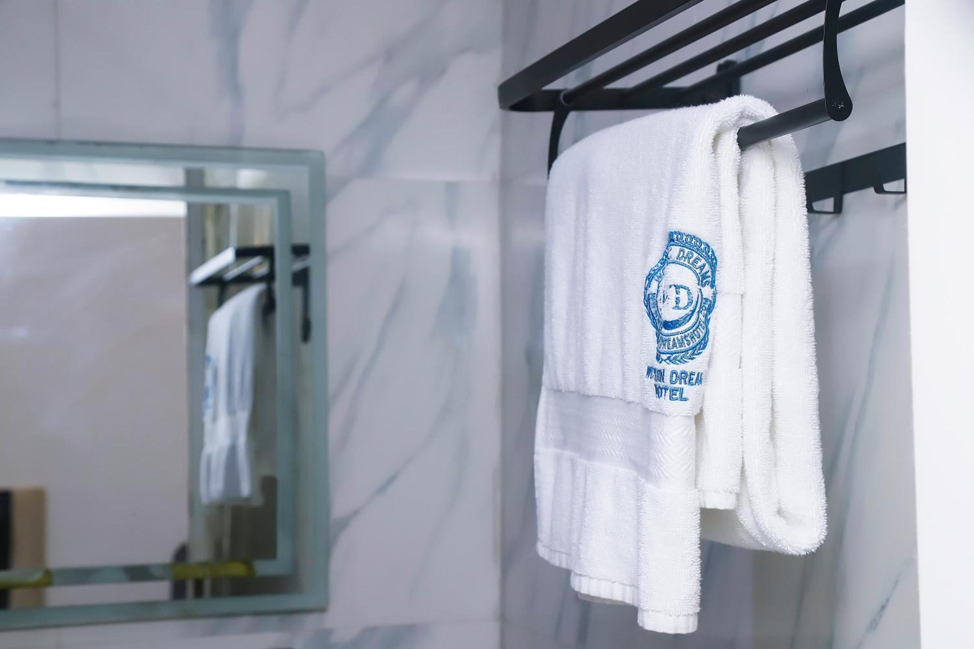 Western Dreams Hotel Абуджа Екстериор снимка
