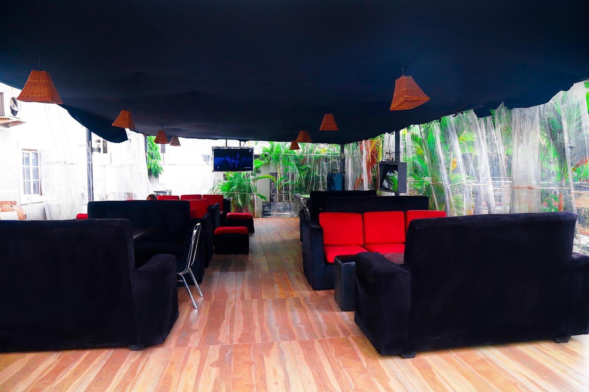 Western Dreams Hotel Абуджа Екстериор снимка