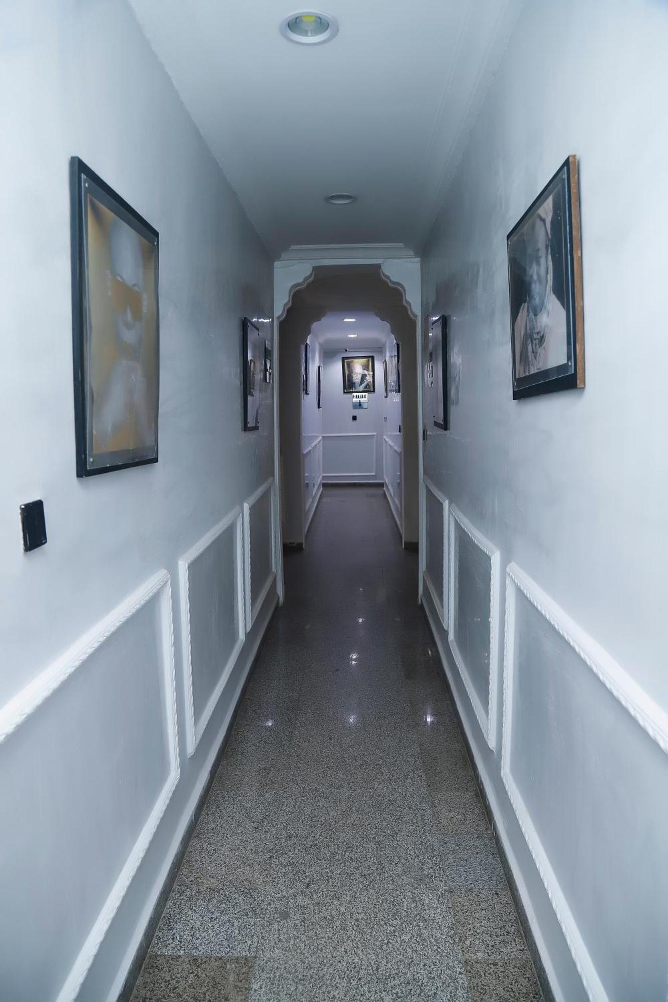 Western Dreams Hotel Абуджа Екстериор снимка