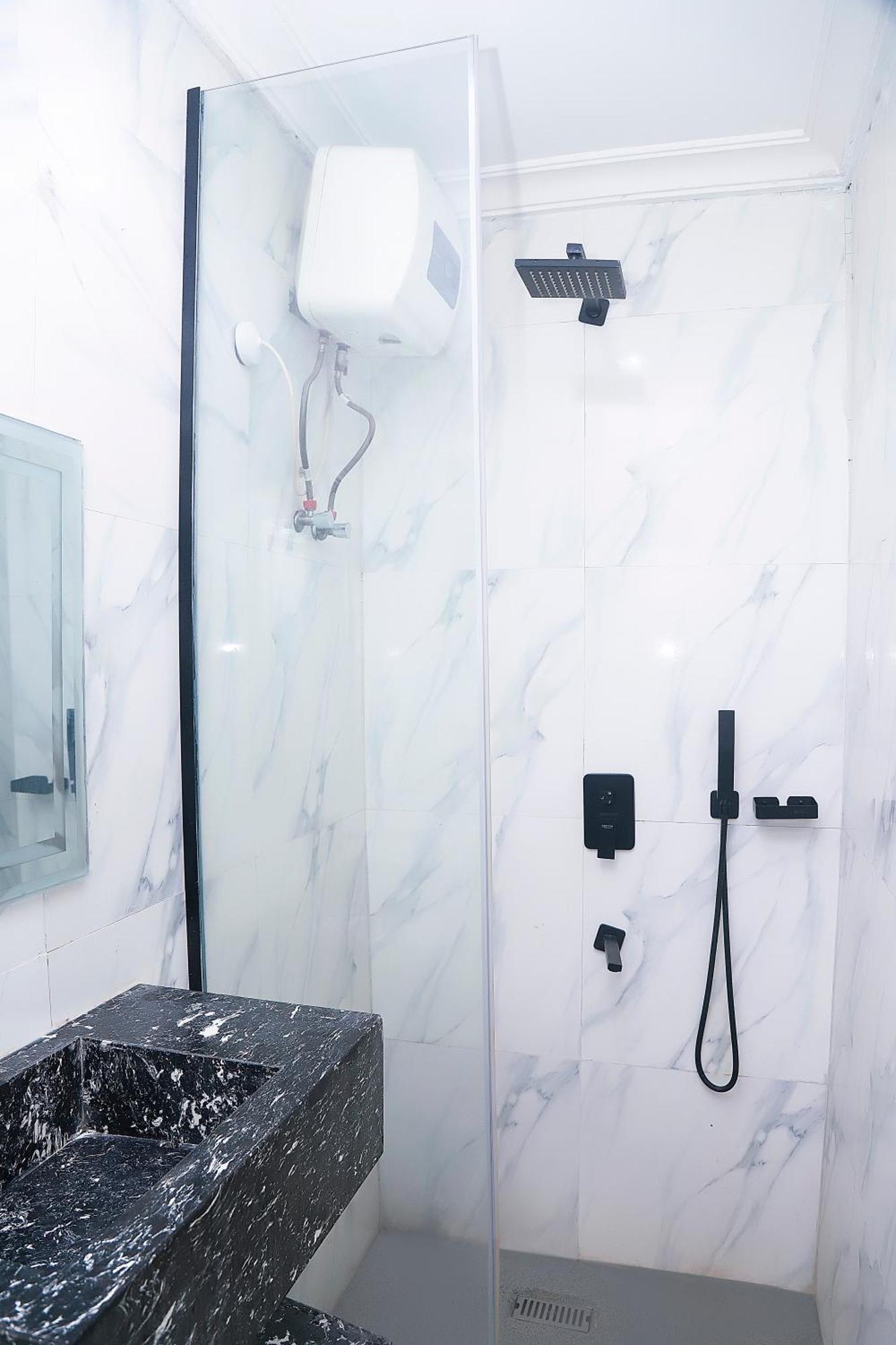 Western Dreams Hotel Абуджа Екстериор снимка