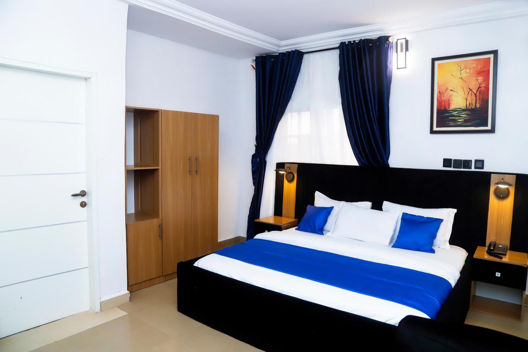 Western Dreams Hotel Абуджа Екстериор снимка