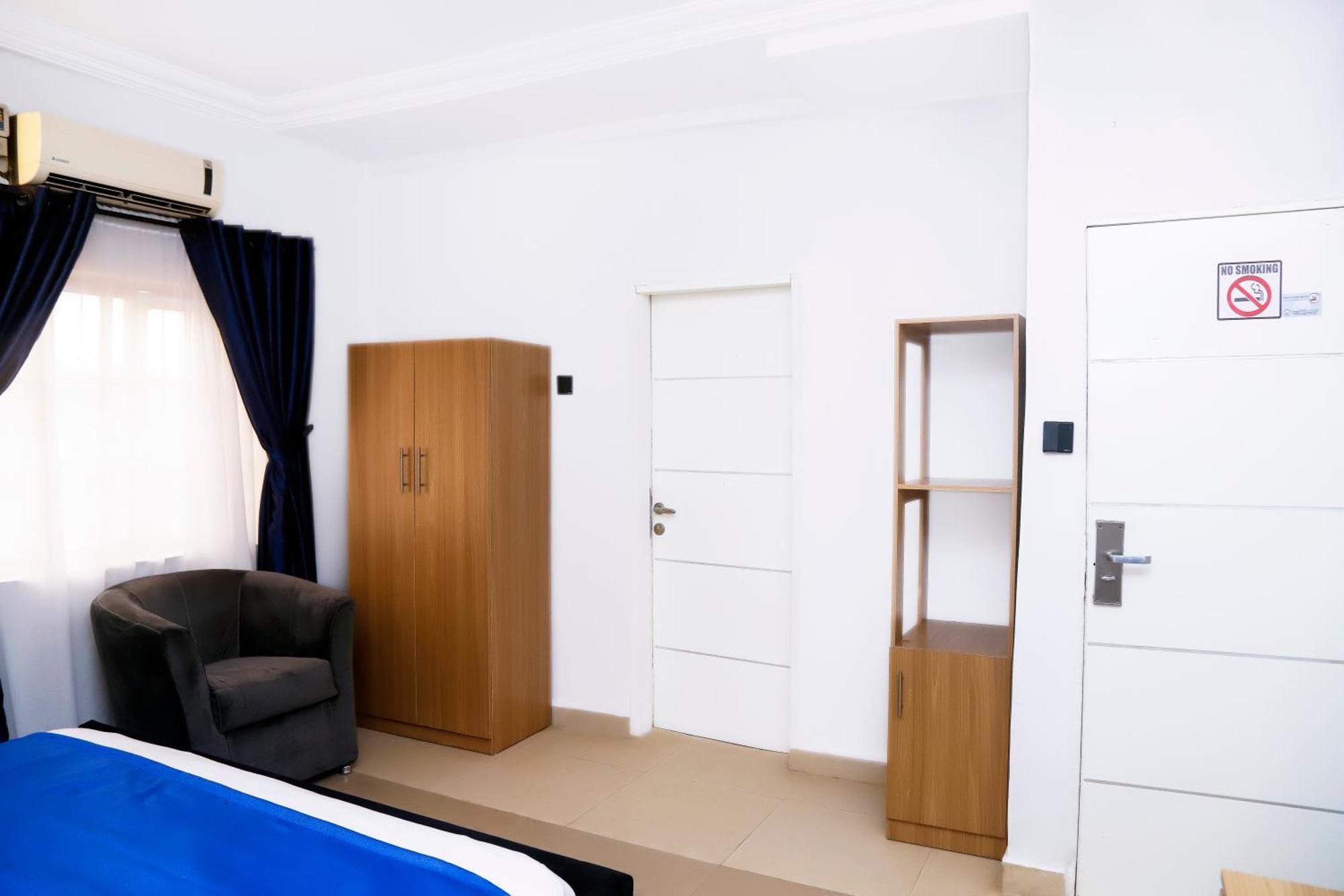 Western Dreams Hotel Абуджа Екстериор снимка