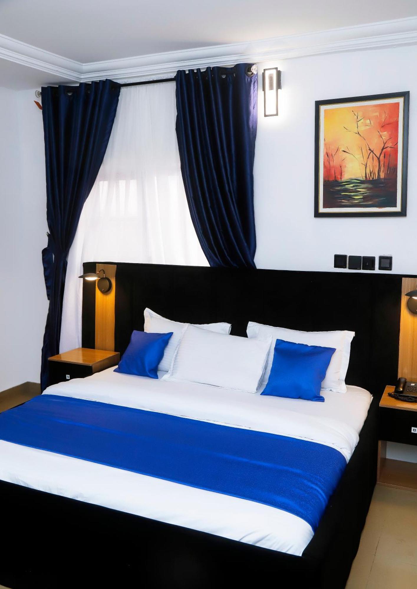 Western Dreams Hotel Абуджа Екстериор снимка