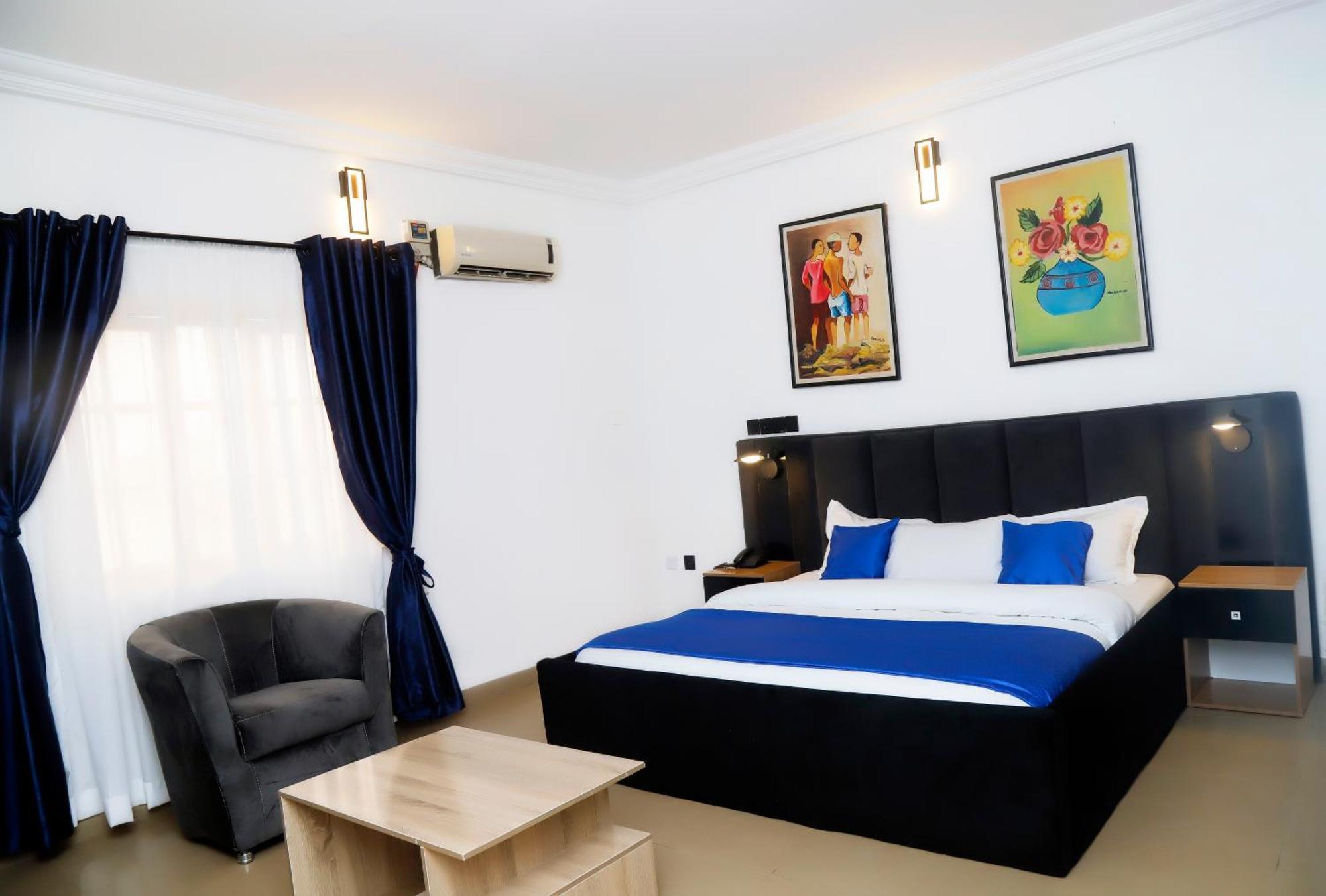 Western Dreams Hotel Абуджа Екстериор снимка