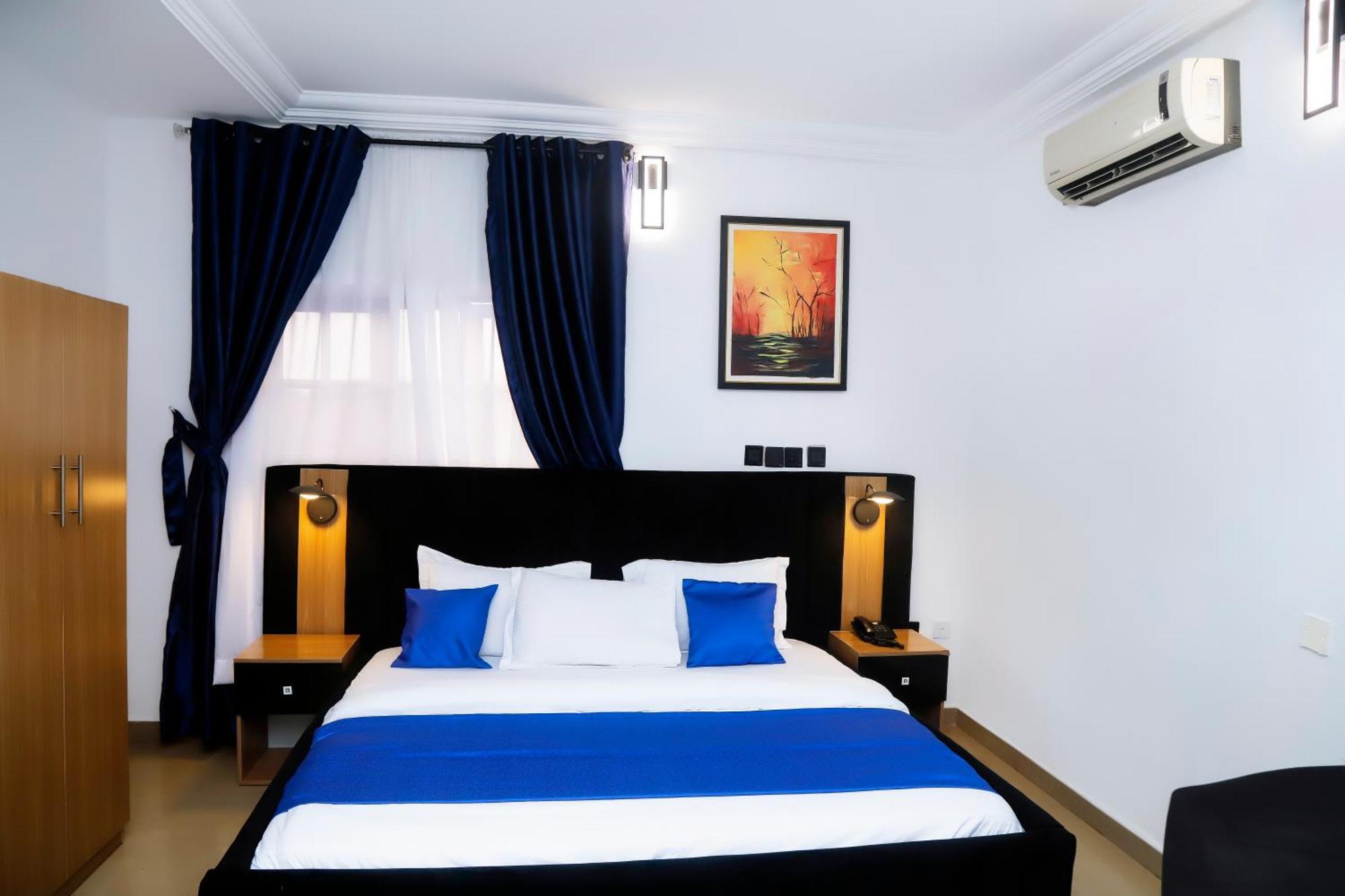 Western Dreams Hotel Абуджа Екстериор снимка