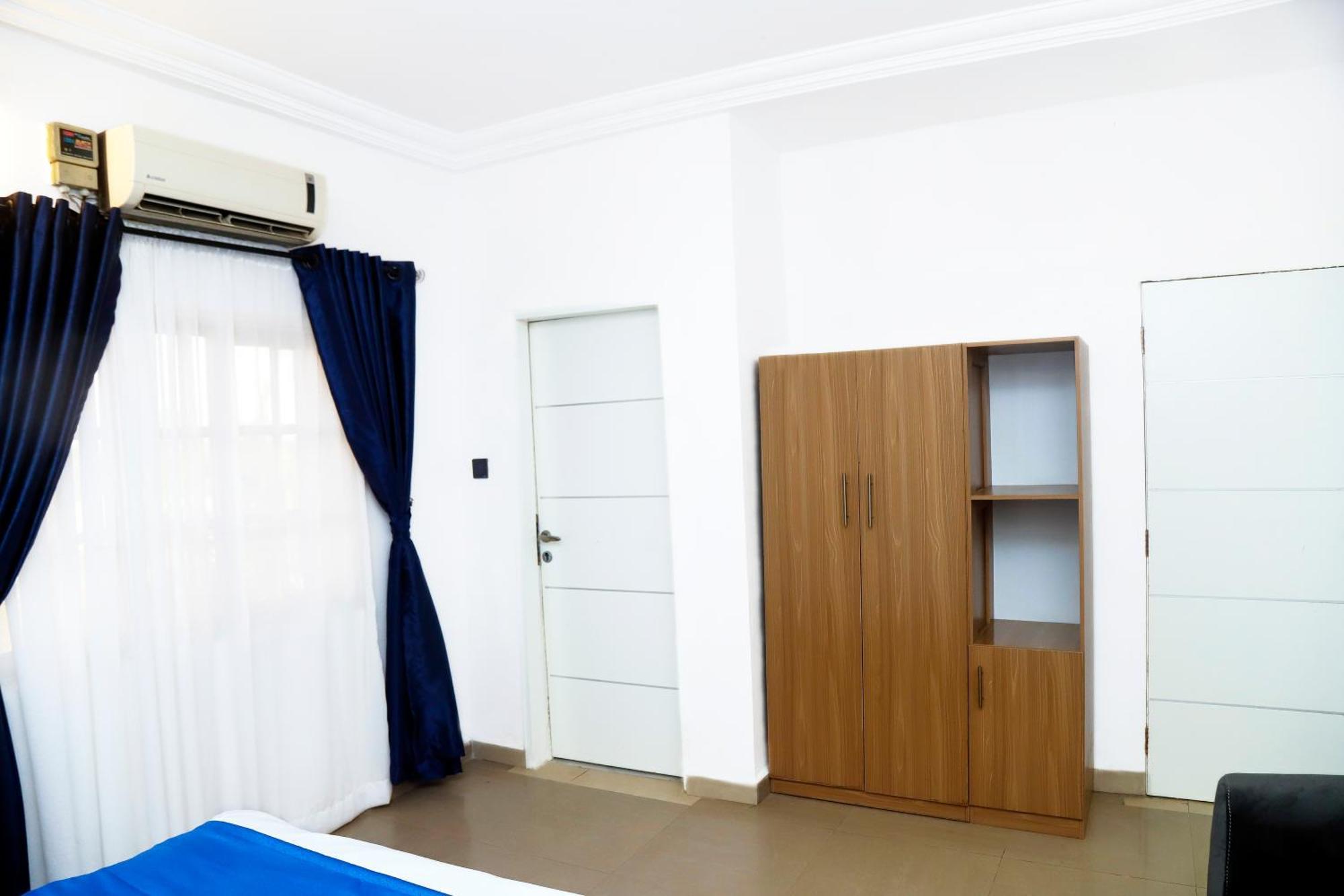 Western Dreams Hotel Абуджа Екстериор снимка