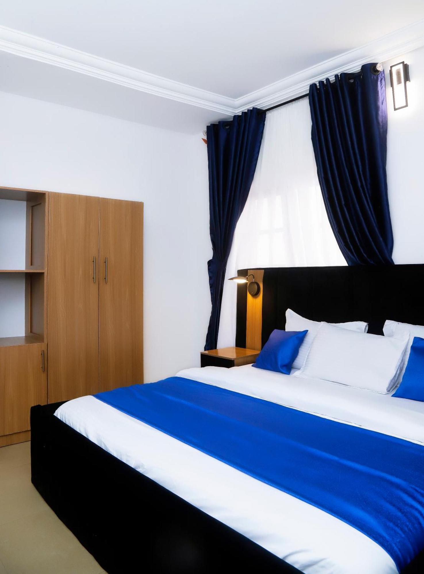 Western Dreams Hotel Абуджа Екстериор снимка