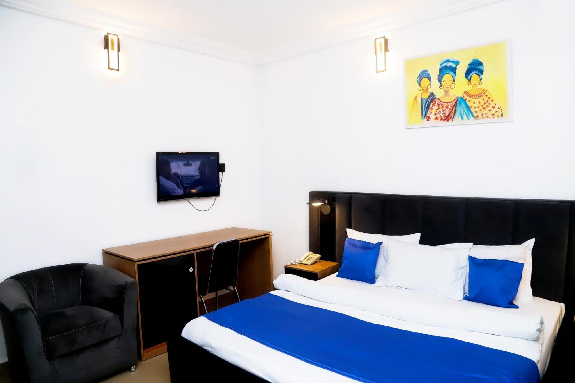 Western Dreams Hotel Абуджа Екстериор снимка