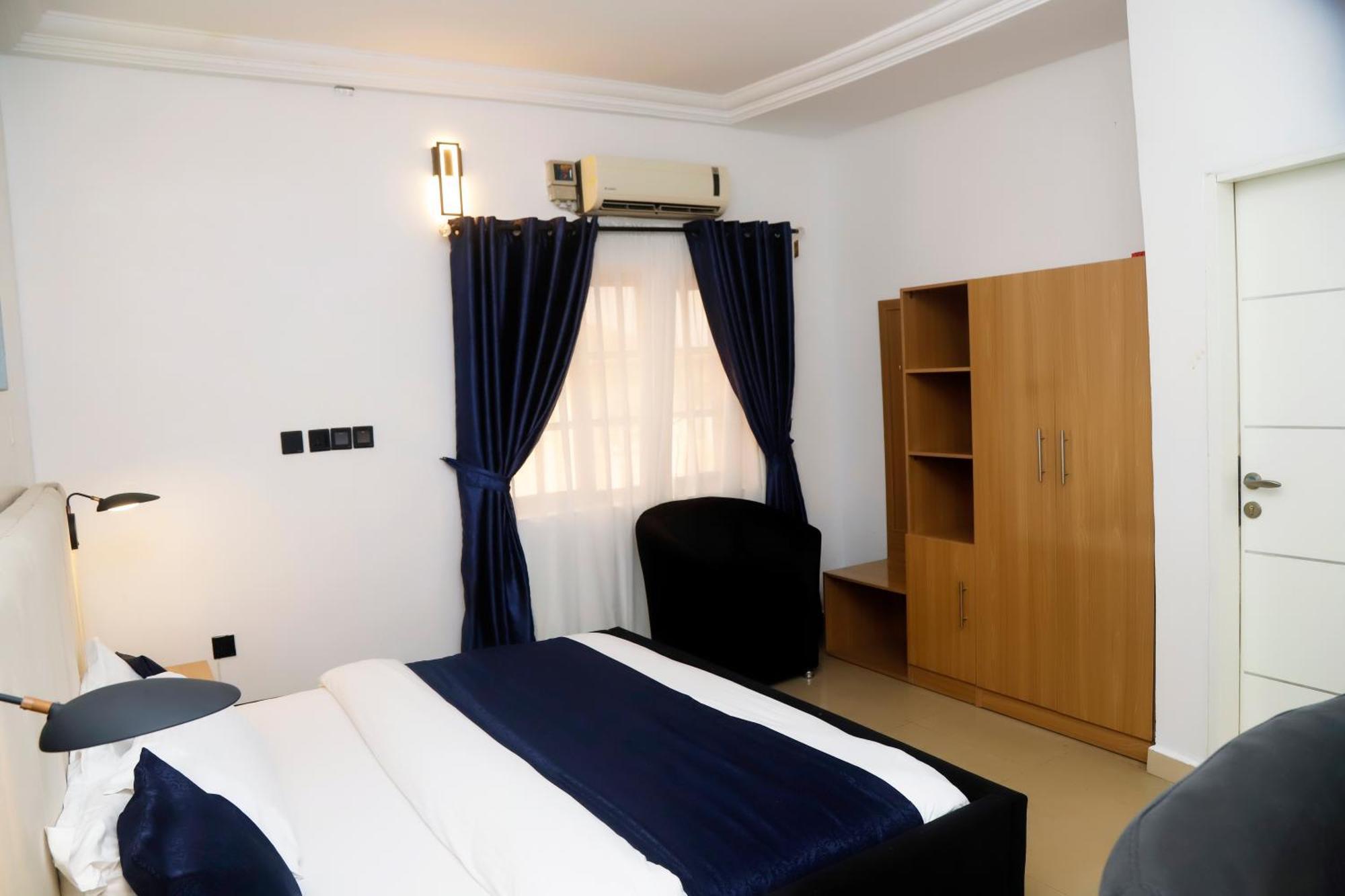 Western Dreams Hotel Абуджа Екстериор снимка