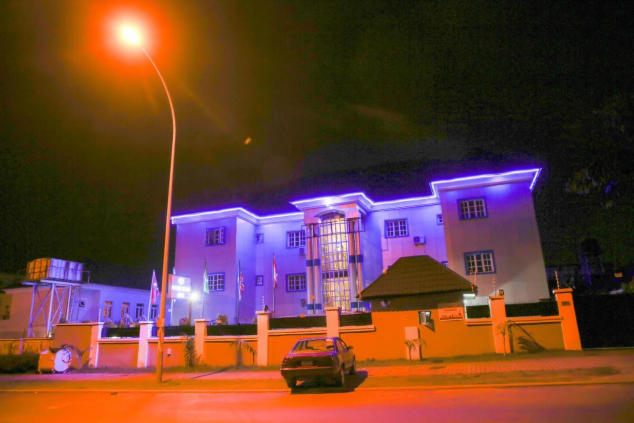 Western Dreams Hotel Абуджа Екстериор снимка