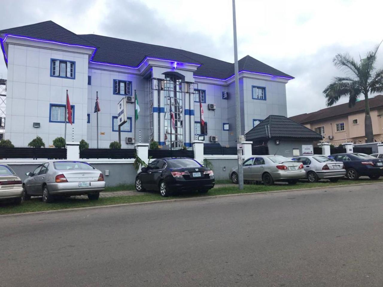 Western Dreams Hotel Абуджа Екстериор снимка