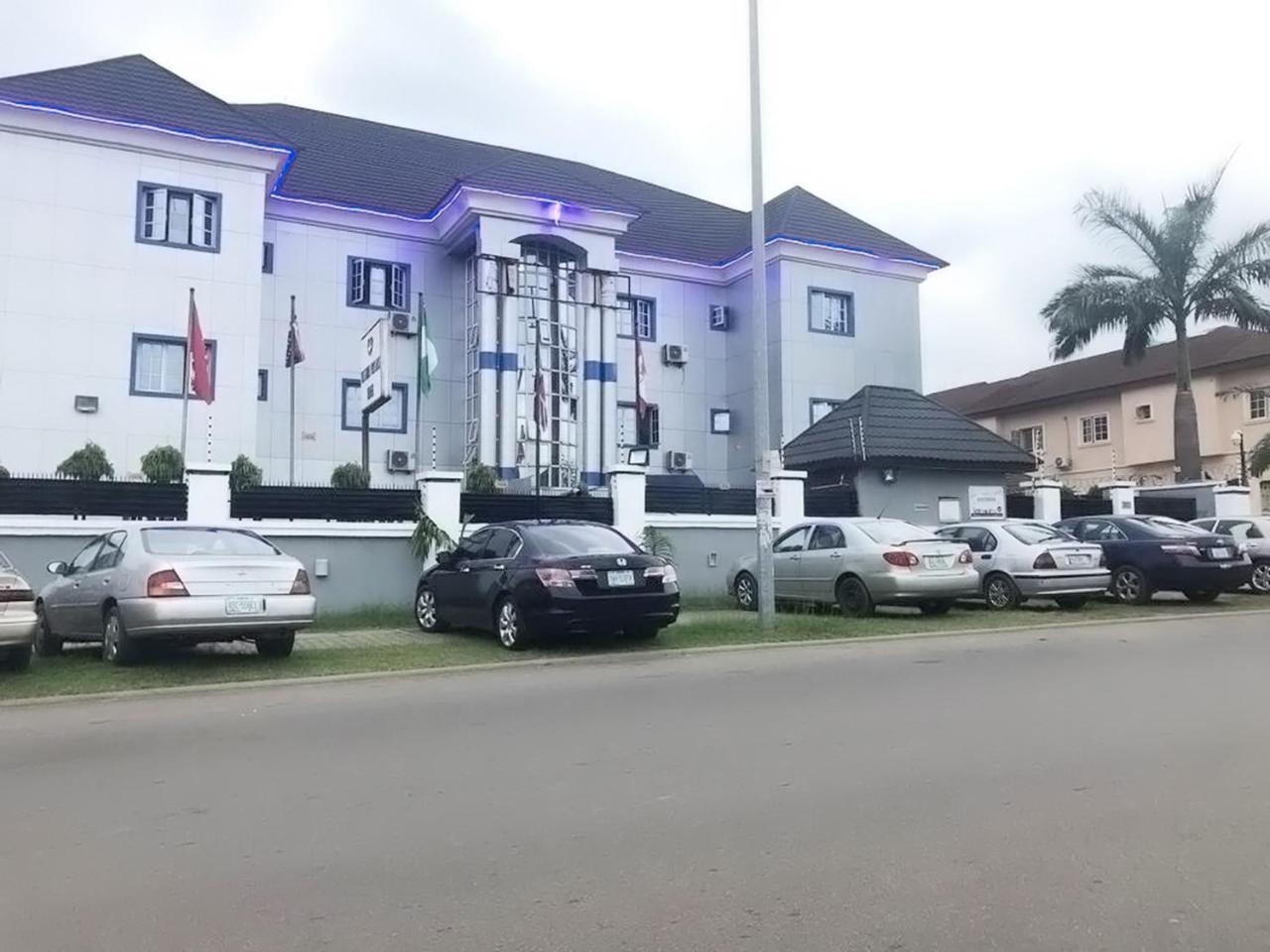 Western Dreams Hotel Абуджа Екстериор снимка