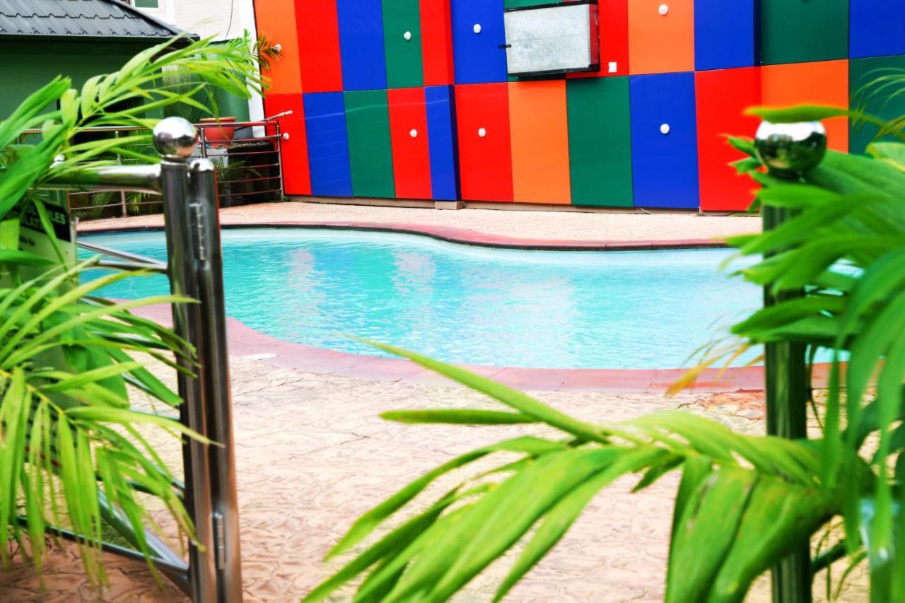 Western Dreams Hotel Абуджа Екстериор снимка