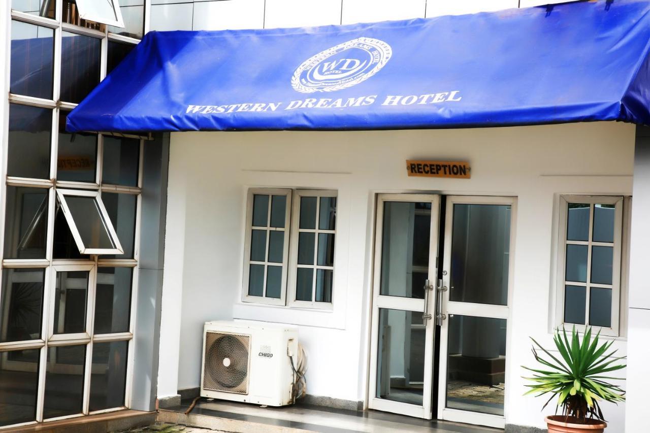 Western Dreams Hotel Абуджа Екстериор снимка