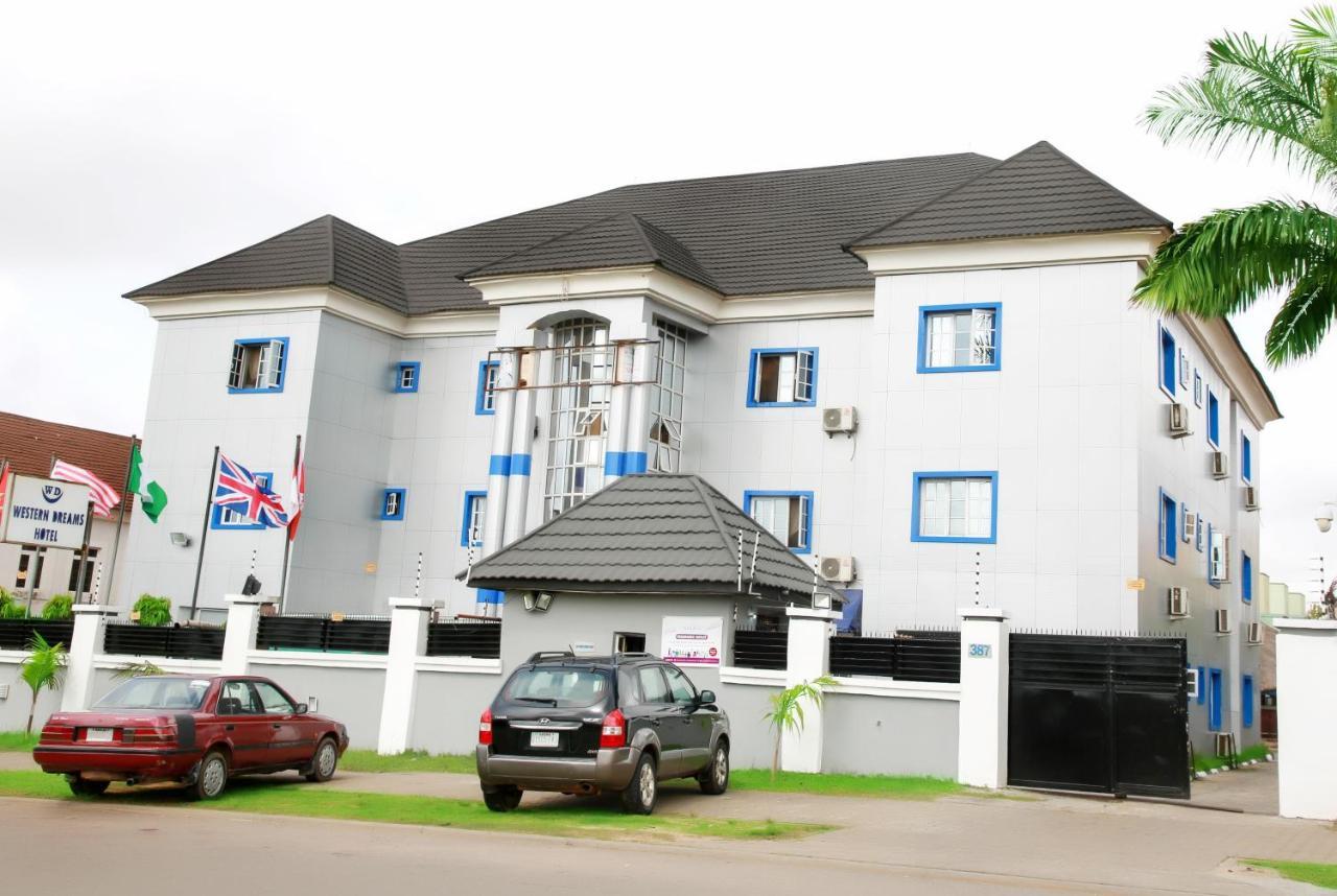 Western Dreams Hotel Абуджа Екстериор снимка